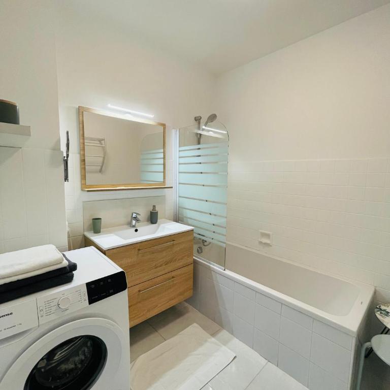 le Nid des Cèdres, voisin des Thermes et du centre - One-Bedroom Apartment - 6