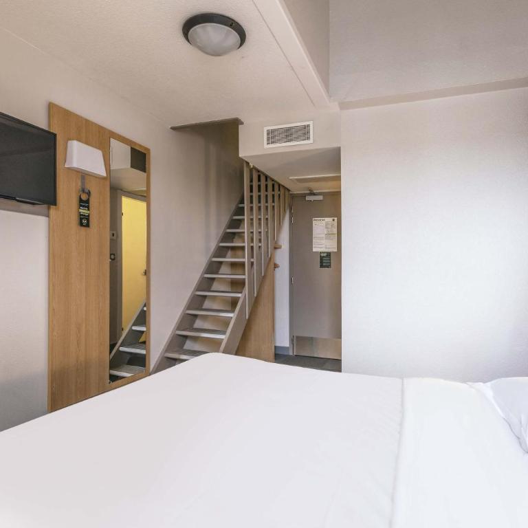 B&B HOTEL La Rochelle Centre 3 étoiles - Chambre Quadruple - 17