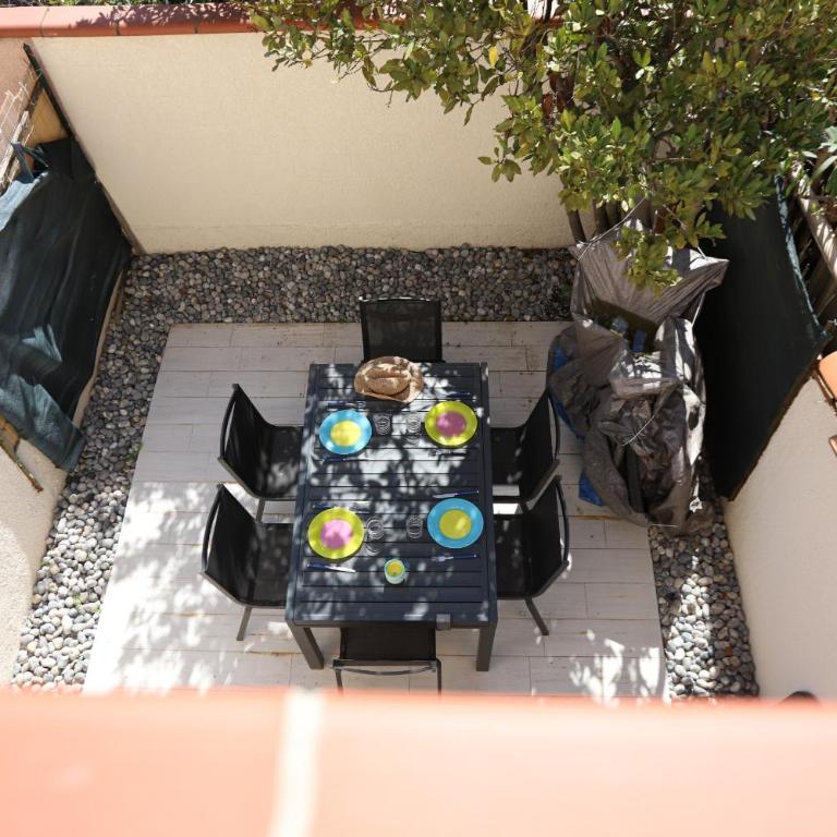 Saint Cyprien jolie maison climatisee avec une grande terrasse - Vacation Home - 14