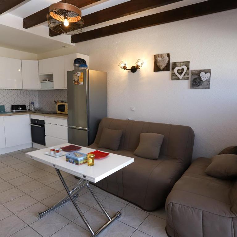 Saint Cyprien jolie maison climatisee avec une grande terrasse - Vacation Home - 11