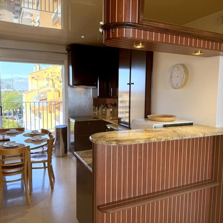 Grand appartement climatisé avec terrasses, vue mer, parking et WIFI - FR-1-335-173 - Apartment - 6