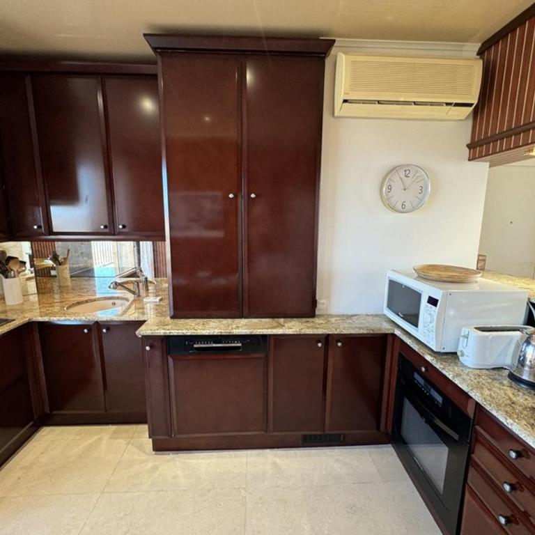 Grand appartement climatisé avec terrasses, vue mer, parking et WIFI - FR-1-335-173 - Apartment - 12