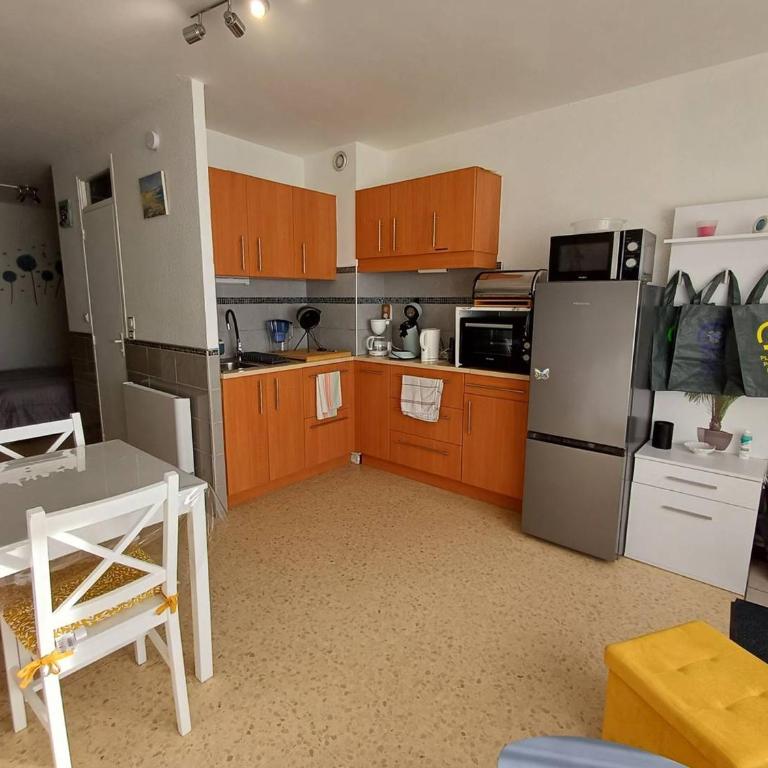 T1 cosy à Balaruc-les-Bains avec clim, terrasse et animaux admis - FR-1-571-59 - Apartment - 9