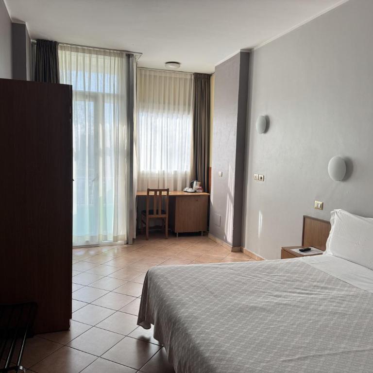 Miramonti Simple Stay - Camera Budget Matrimoniale/Doppia con Letti Singoli - 2