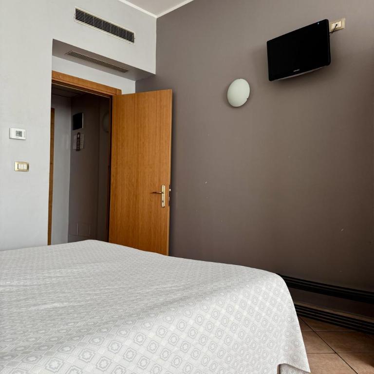 Miramonti Simple Stay - Camera Budget Matrimoniale/Doppia con Letti Singoli - 8