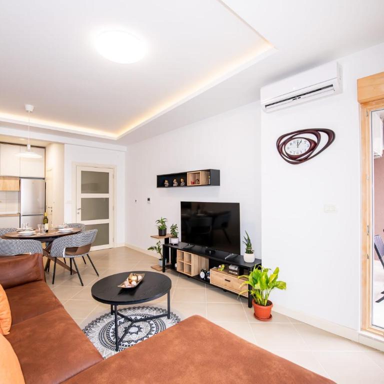 Star - One-Bedroom Apartment - 2