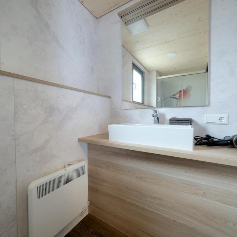 MTK Tinyhouses - Vierbettzimmer mit Gartenblick - 4
