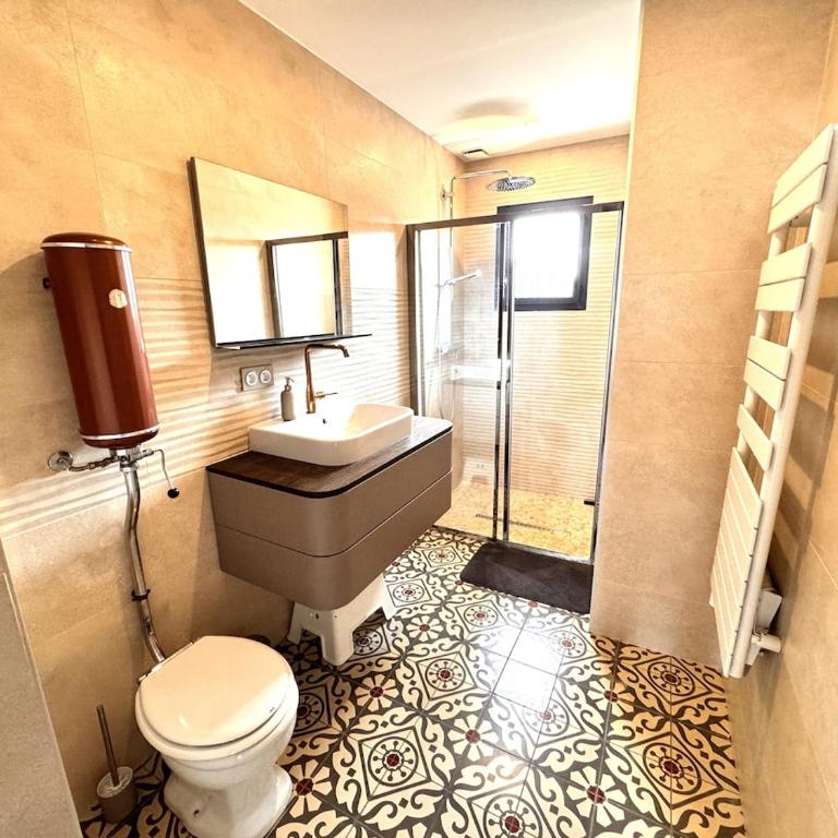 Havre du Bassin avec piscine et studio indépendant - Maison 3 Chambres - 24