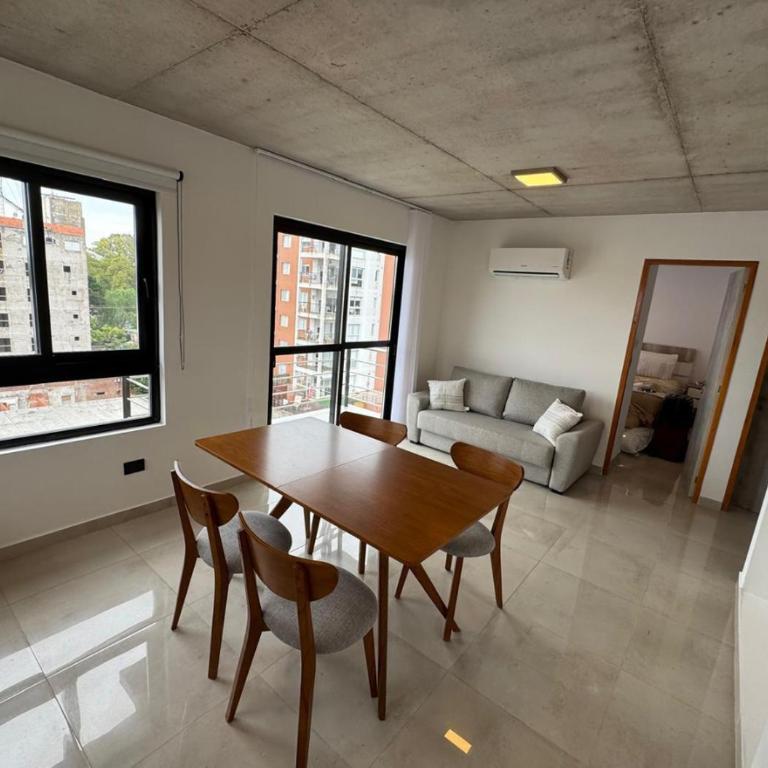 Moderno Depto en el Centro con Balcón y Cochera - Apartamento con balcón - 2
