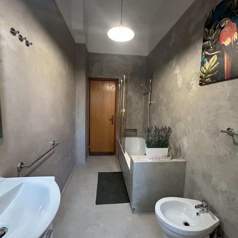 Bologna Central Station Apartment - Appartamento con 2 Camere da Letto - 25
