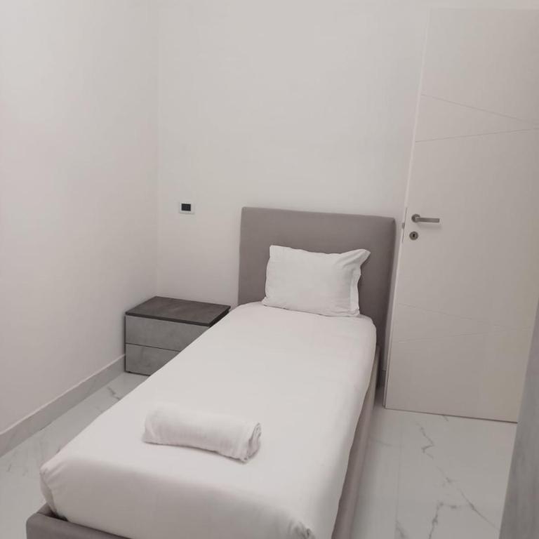 612 Flats - Two-Bedroom Apartment - 10