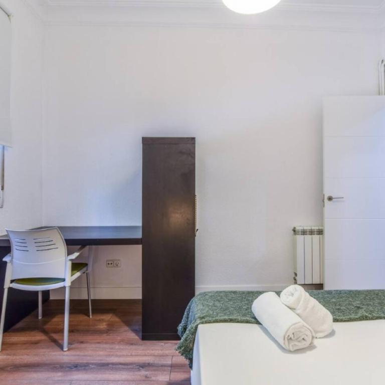 AH- Diseño y alma madrileña cerca a Plaza Mayor - Apartment - 11