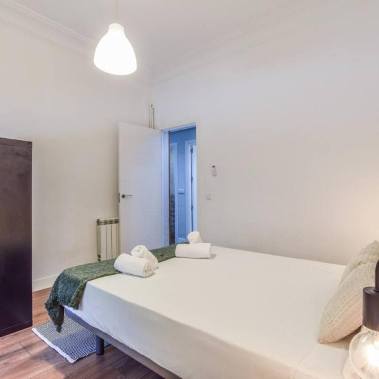 AH- Diseño y alma madrileña cerca a Plaza Mayor - Apartment - 10