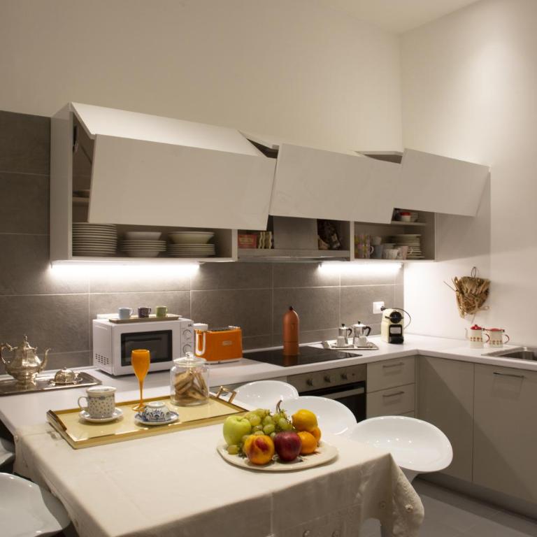 Colosseum View Exclusive Apartment - Three-Bedroom House - 24