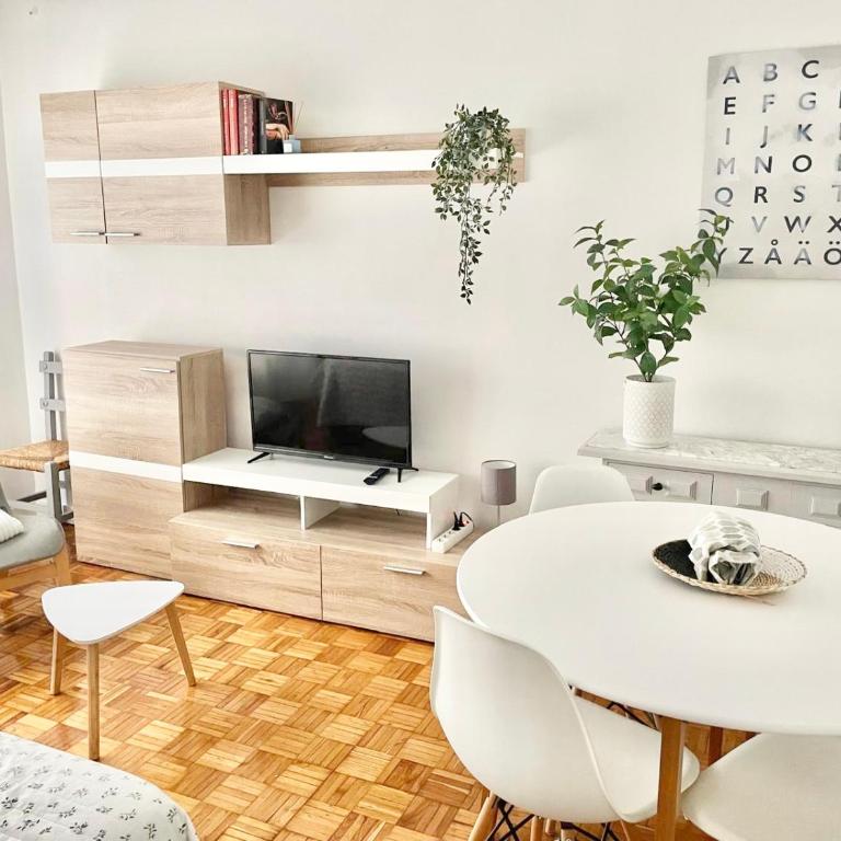Tranquilidad al lado del Centro Parking incluido - Apartamento de 1 dormitorio - 2