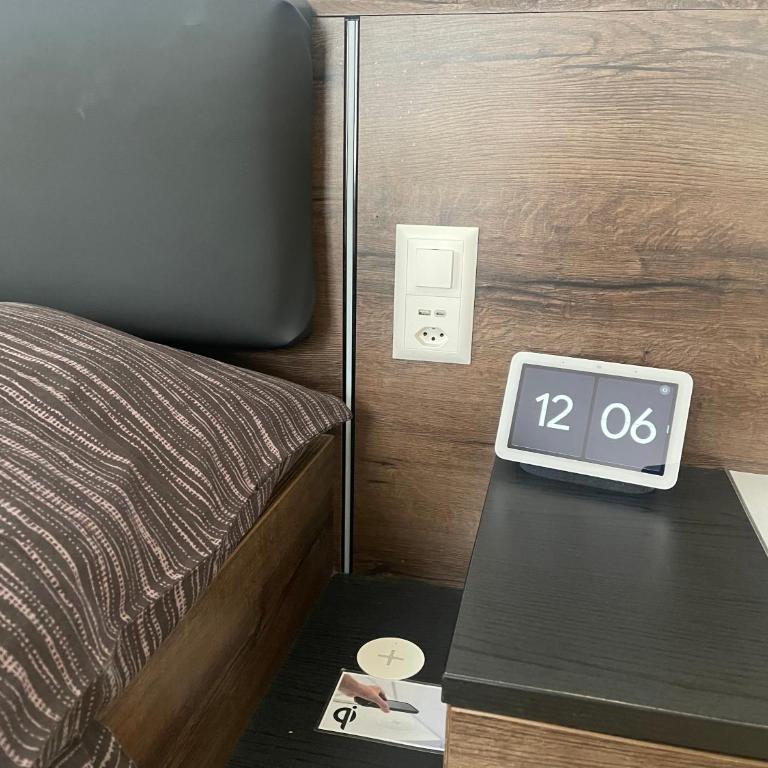 Walters Hostel Interlaken - Chambre Double ou Lits Jumeaux avec Salle de Bains Commune - 1