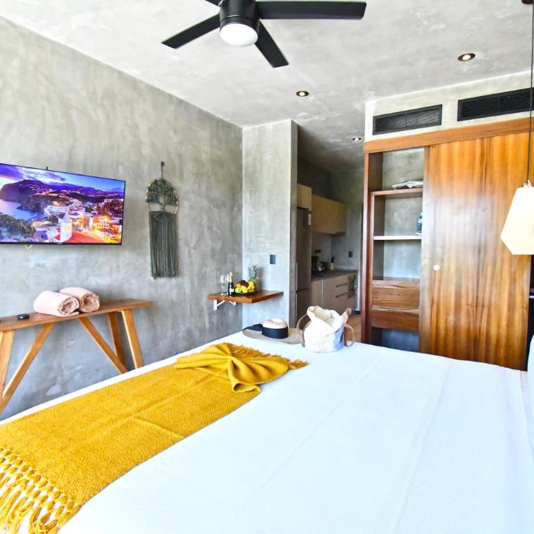 TUK Fuego Studio in Tulum by The Spot Rentals - Studio with Balcony - 10