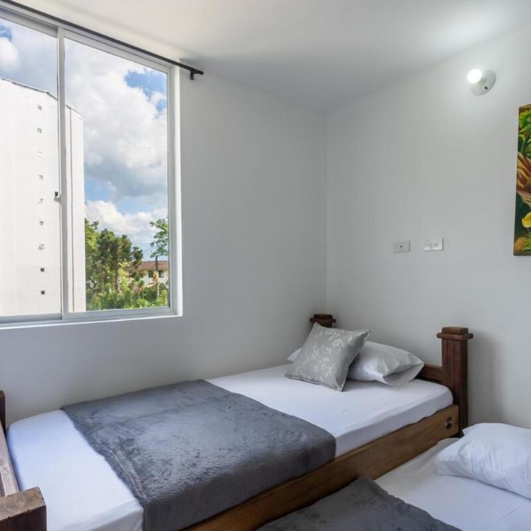 Apartamento en el eje cafetero Colombia parqueadero privado - Apartamento de 2 dormitorios con vistas al jardín - 6