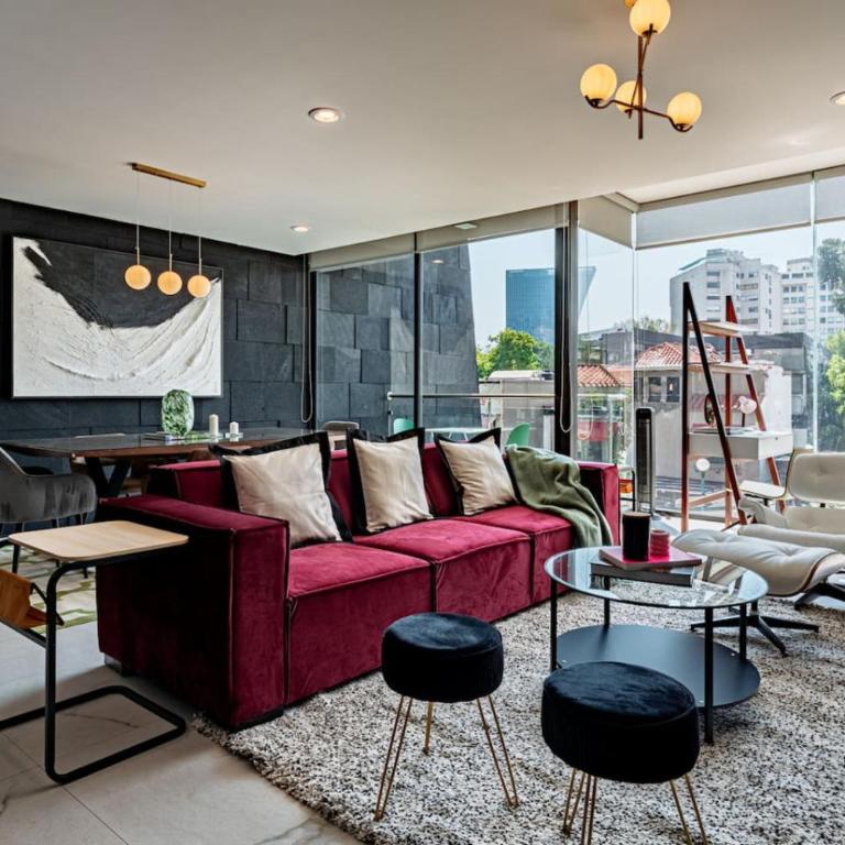 Bright Stylish Retreat with Private Balcony and WiFi - Apartamento - 1