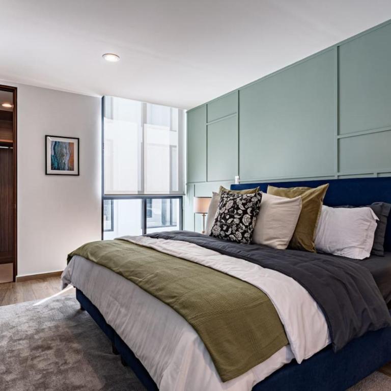 Bright Stylish Retreat with Private Balcony and WiFi - Apartamento - 14