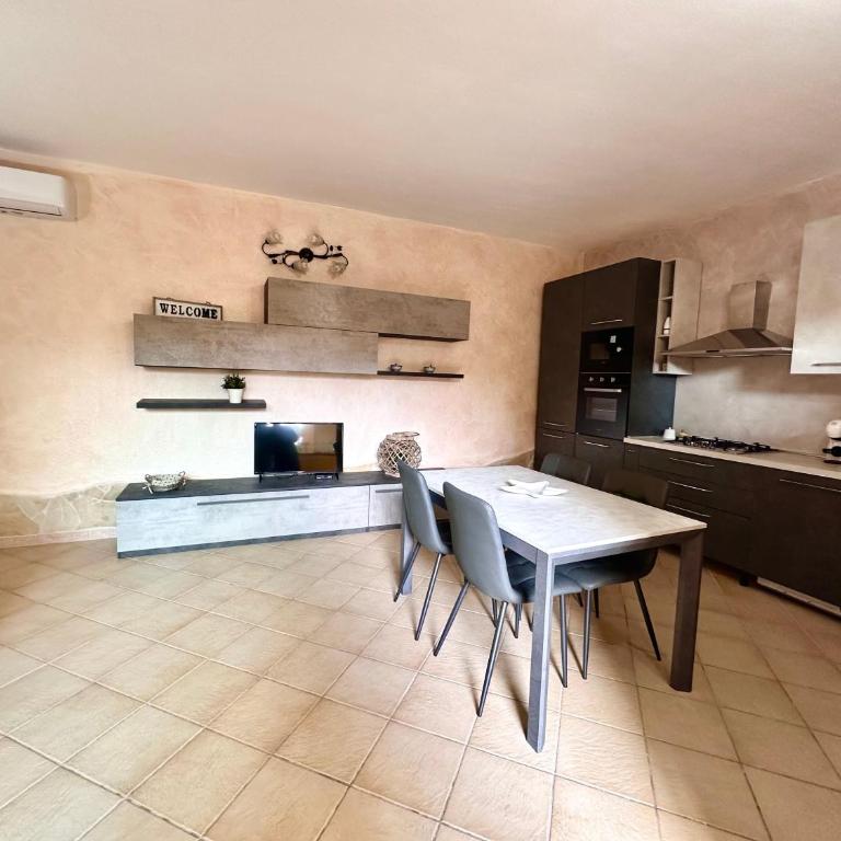Dolfa House - One-Bedroom Apartment - 9