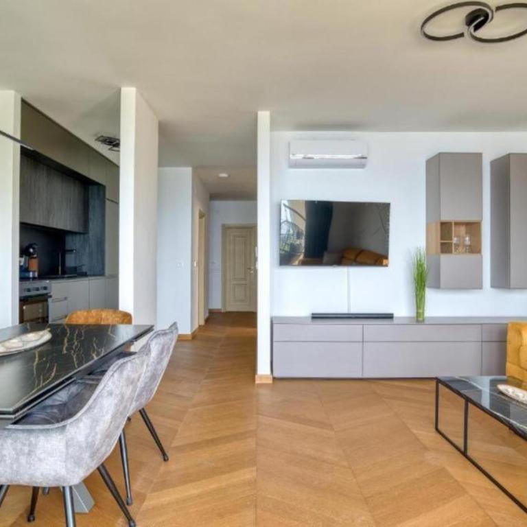 Magic view - Apartment with Pool - Three-Bedroom Apartment - 18