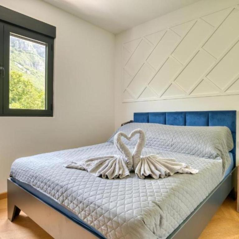 Magic view - Apartment with Pool - Three-Bedroom Apartment - 4