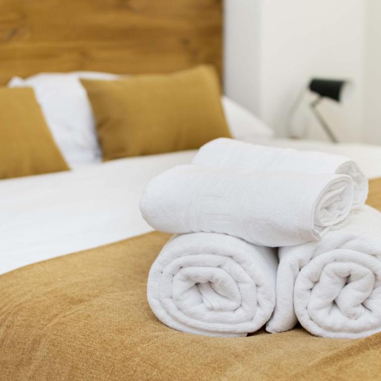 Luxury V - Ferga Suites - Deluxe Studio - 2