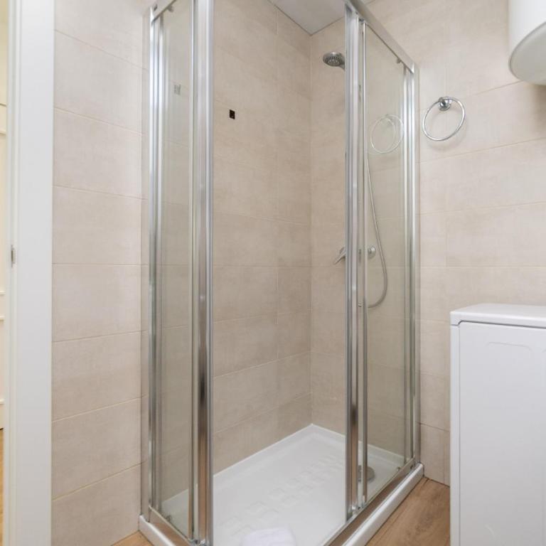 Luxury V - Ferga Suites - Deluxe Studio - 11