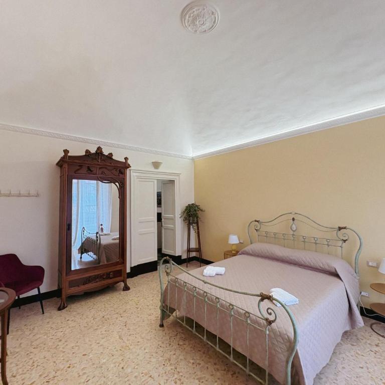 Casa di Perry - Two-Bedroom House - 2