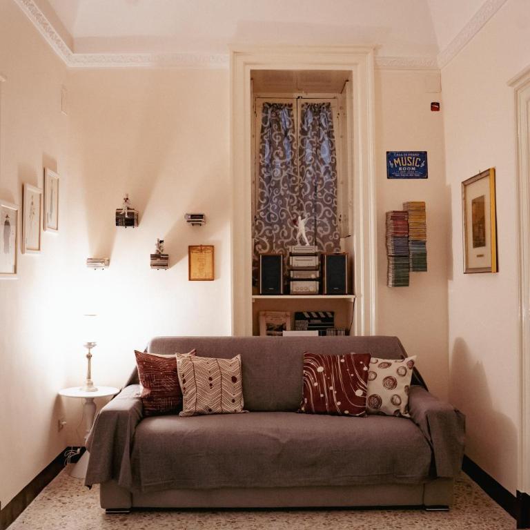 Casa di Perry - Two-Bedroom House - 9
