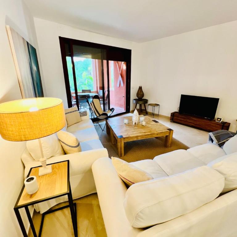 Marbella Alicate Beach & Luxury Los Monteros - Three-Bedroom Apartment - 7