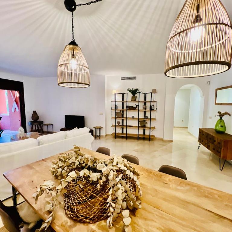 Marbella Alicate Beach & Luxury Los Monteros - Three-Bedroom Apartment - 12
