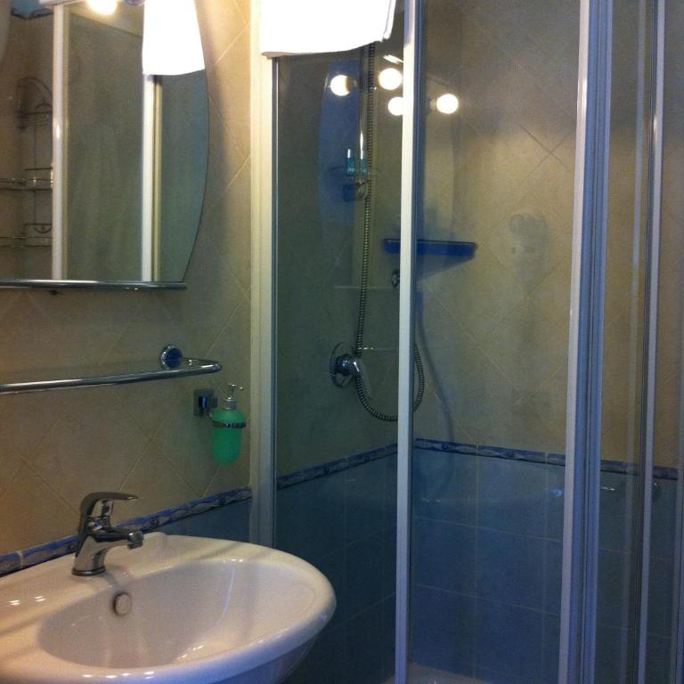B&B Terra Mia Napoli - Camera Matrimoniale/Doppia con Letti Singoli - 10