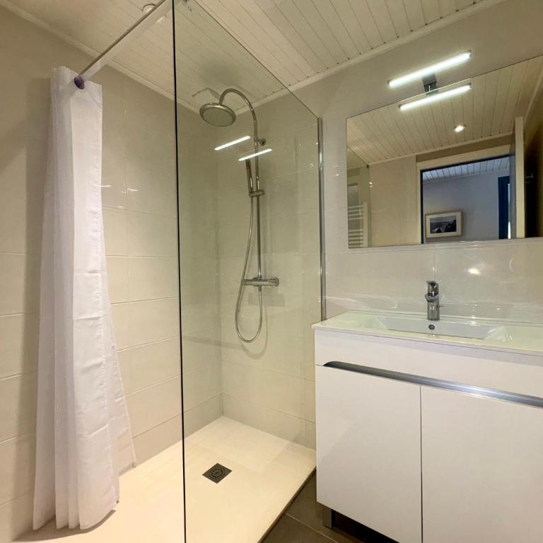 Superbe maison 4 chambres, proche plage, au calme, avec WIFI - FR-1-323-375 - Maison de Vacances - 13
