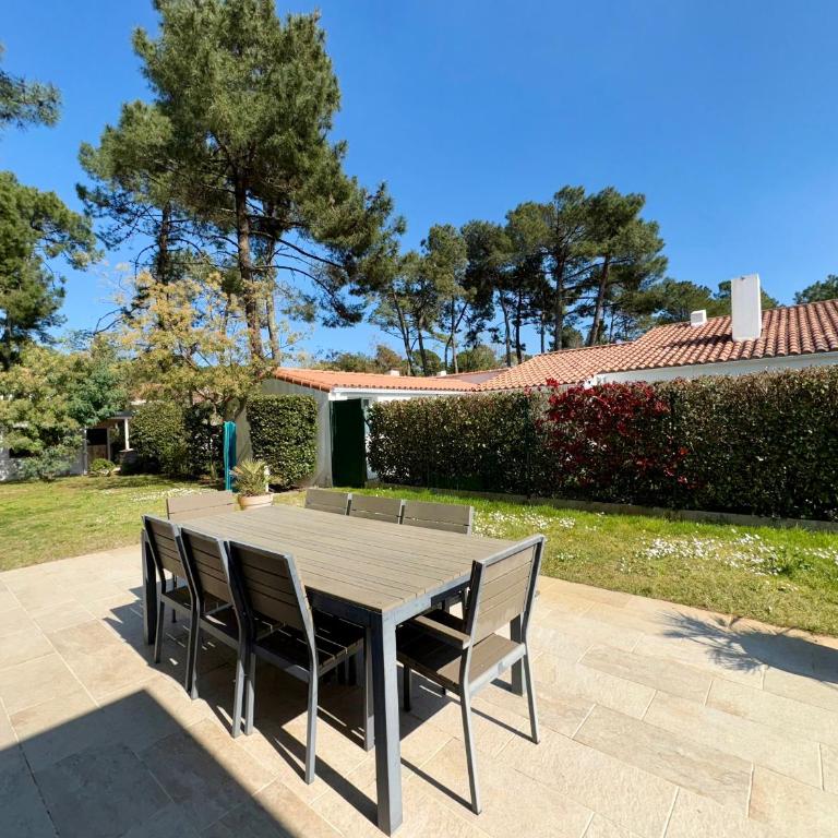 Superbe maison 4 chambres, proche plage, au calme, avec WIFI - FR-1-323-375 - Maison de Vacances - 30