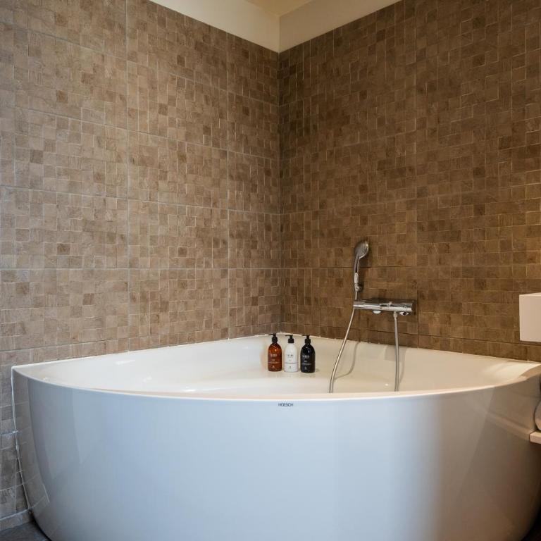 L'INVITATION AU VOYAGE - Hôtel & Spa - Chambre Deluxe - 12