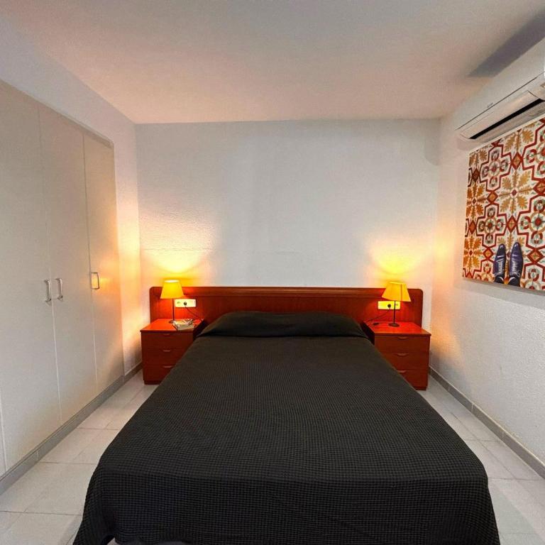 Apartamento de 2 habitaciones en L'Estartit con piscina y aire acondicionado - ES-323-13 - Apartment - 26