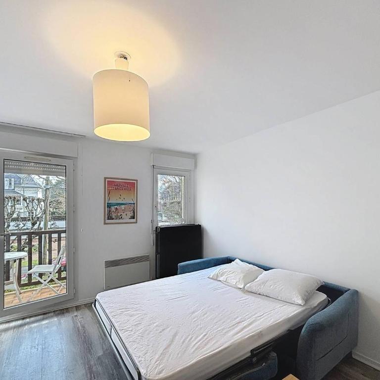 Charmant T1 avec balcon près plage et centre Cabourg - FR-1-465-126 - Apartment - 4