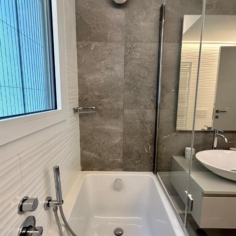 Luxury Lake View Apartment - Lake Como - Cernobbio - Appartamento con 2 Camere da Letto e Vista Lago - 44