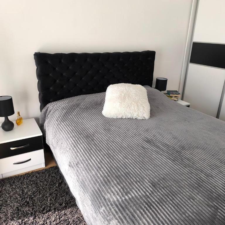 Apartman KUM - One-Bedroom Apartment - 16
