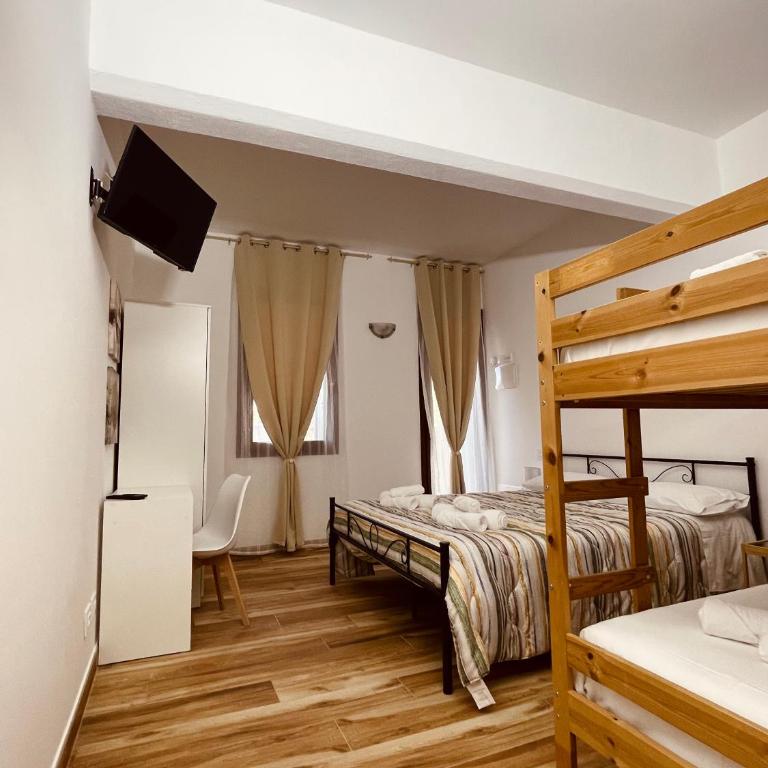 Garda Havens - Camera Quadrupla con Bagno Privato - 9