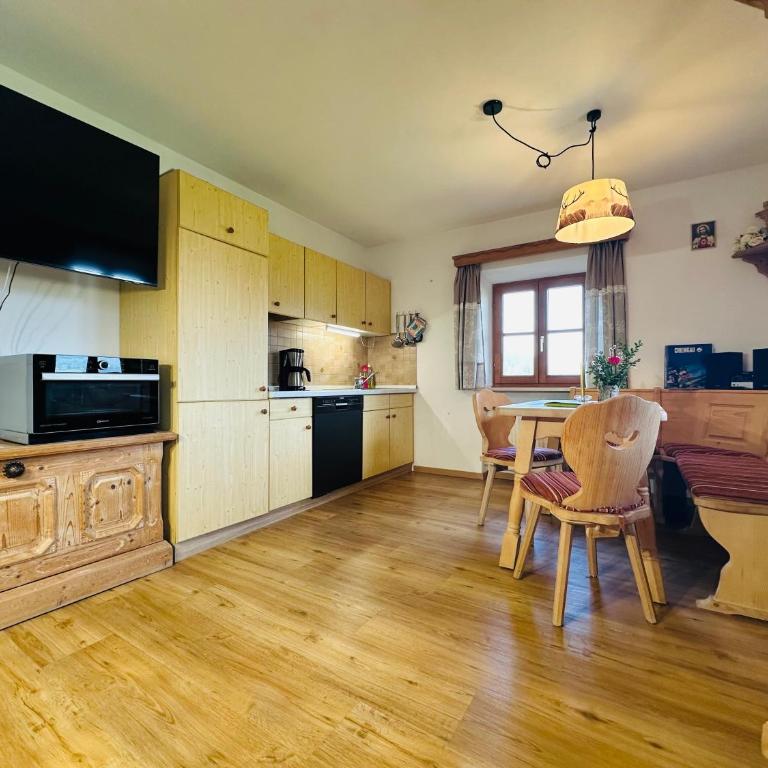 Ferienwohnung Beim Raffner, Bergblick, Natur, Ruhpolding - Apartment mit 1 Schlafzimmer und Balkon - 18