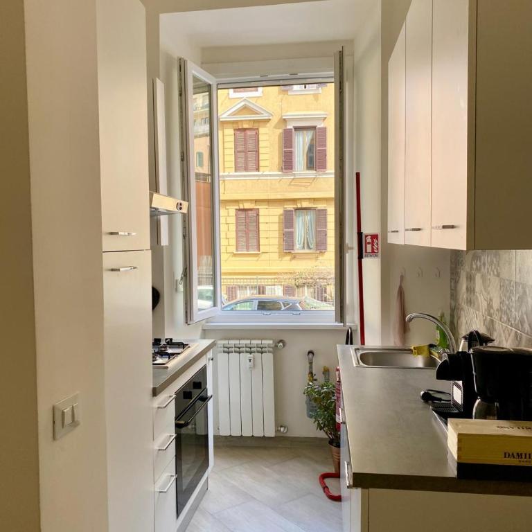 Vacanze Romane at Furio Camillo - Appartamento con 2 Camere da Letto - 12