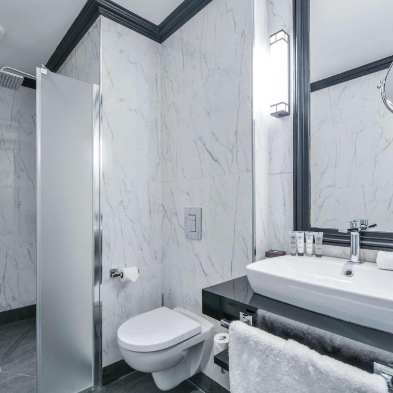 Maison Astor Paris, Curio Collection by Hilton - Chambre Lit King-Size Deluxe - 2