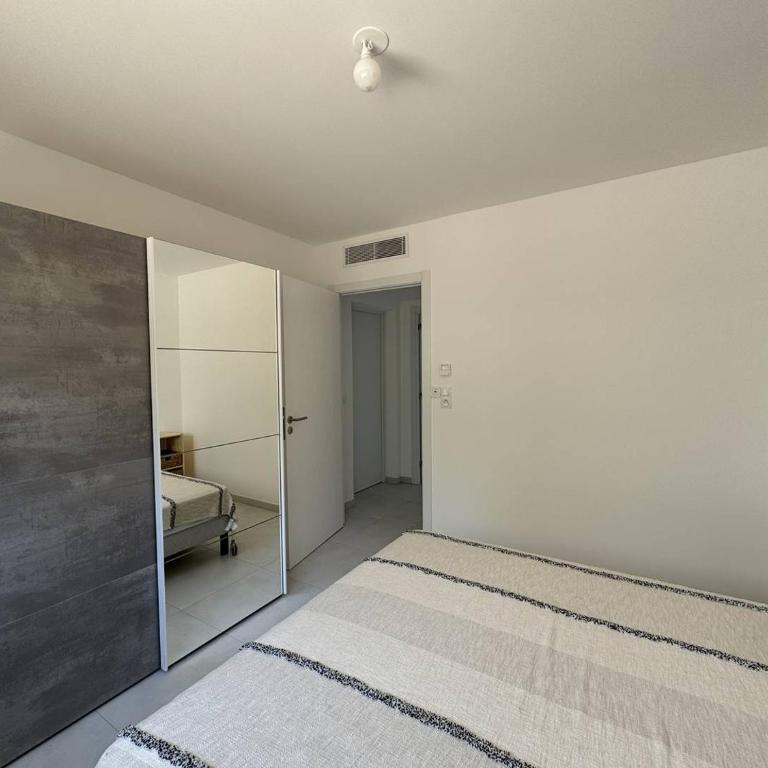 Appartement dans résidence avec piscine - Two-Bedroom Apartment with Terrace - 8