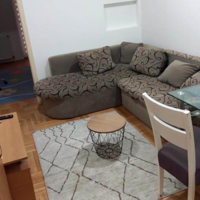 Centar & peace - One-Bedroom Apartment - 17