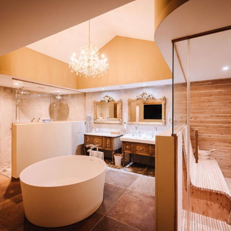 Le Hameau Des Pesquiers Ecolodge & Spa, Curio Collection By Hilton - Suite Lit King-Size avec 2 Bain à Remous - 2