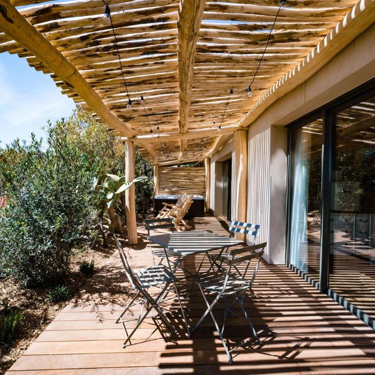 Le Hameau Des Pesquiers Ecolodge & Spa, Curio Collection By Hilton - Suite Lit King-Size Familiale avec 2 Bain à Remous - 3