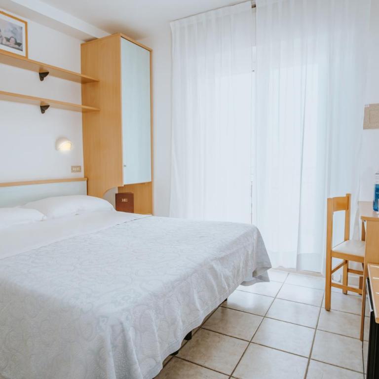 Hotel Gabriella - Camera Matrimoniale Standard - 7